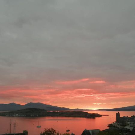 Central Oban Studio With Stunning View 外观 照片