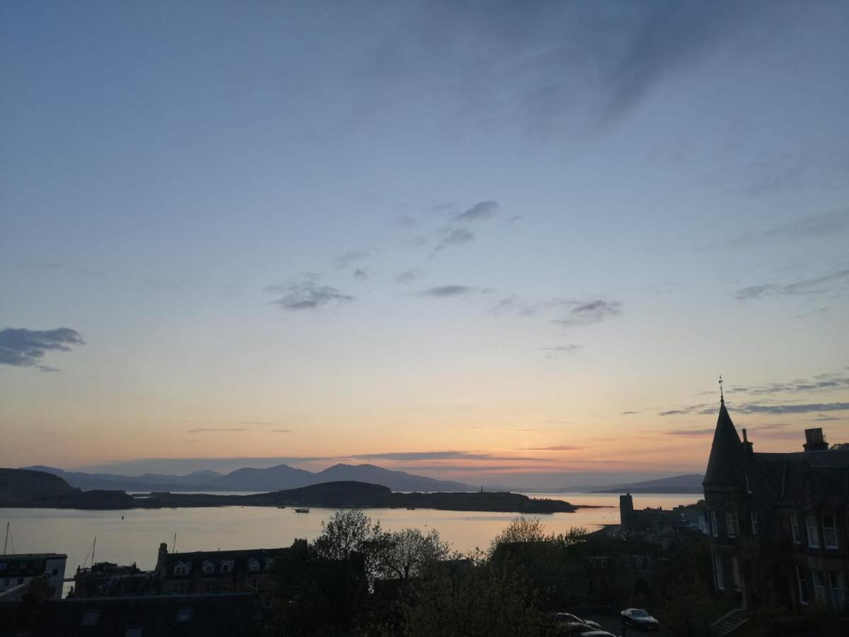 Central Oban Studio With Stunning View 外观 照片